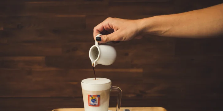 Dobrota v Chocafé: čokoládové fondue s ovocem i marshmallows a 2 horké nápoje podle výběru