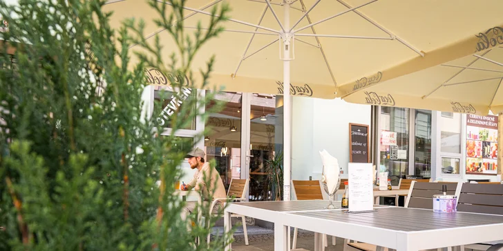 Degustační sushi sety s lososem, mangem, tuňákem i krevetami: 18–70 ks