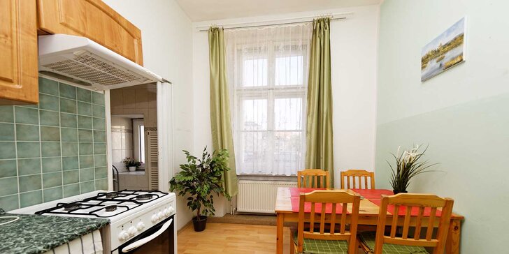 Vybavené apartmány pod Žižkovskou věží: nocleh až na dva týdny pro 2–10 osob