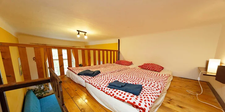 Vybavené apartmány pod Žižkovskou věží: nocleh až na dva týdny pro 2–10 osob