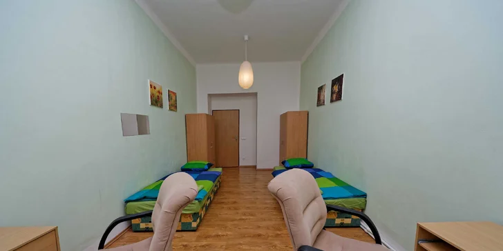 Vybavené apartmány pod Žižkovskou věží: nocleh až na dva týdny pro 2–10 osob