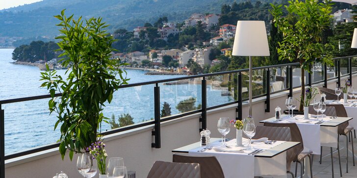 4* rezort na chorvatském pobřeží: hotel přímo u moře, all inclusive i venkovní bazén