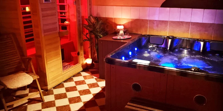 Romantika či relax s přáteli: 90 min. ve wellness s vířivkou a infrasaunou, třeba i s ovocem a láhví sektu