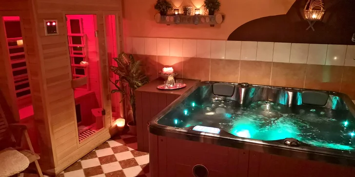 Romantika či relax s přáteli: 90 min. ve wellness s vířivkou a infrasaunou, třeba i s ovocem a láhví sektu