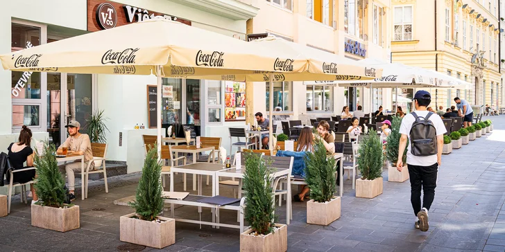Smlsněte si na sushi setu o 18–62 kouscích: losos, tuňák, avokádo i mango