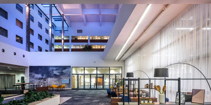 Ubytování v hotelu Marriott na letišti Václava Havla se snídaní či polopenzí a vstupenkou do zábavního Runway Parku