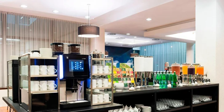 Ubytování v hotelu Marriott na letišti Václava Havla se snídaní či polopenzí a vstupenkou do zábavního Runway Parku
