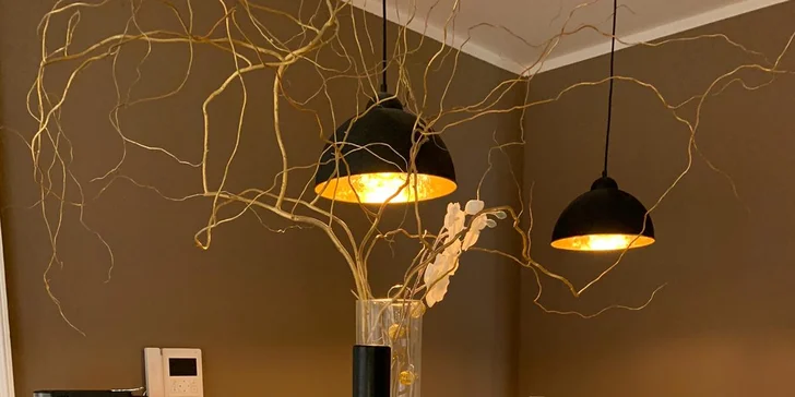 Exkluzivní kosmetické ošetření vč. masáže, biostimulačního laseru a masky s kyselinou hyaluronovou