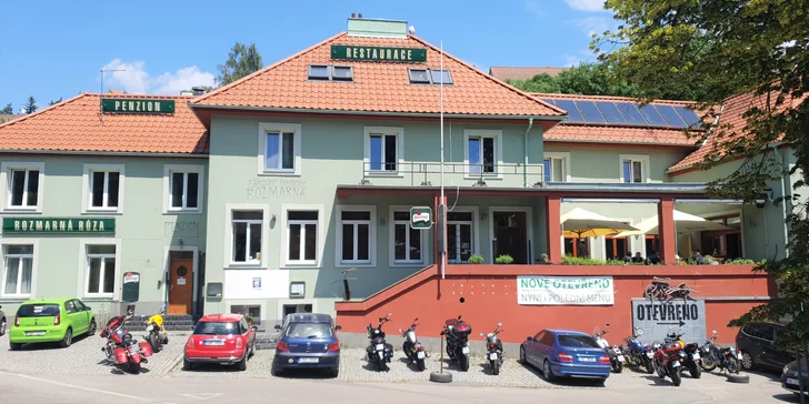 Odpočinek v originálním penzionu kousek za Prahou: 2 nebo až 8 dní se snídaní
