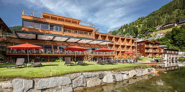4* hotel v rakouském Zell am See: na břehu jezera, s polopenzí a neomezeným wellness