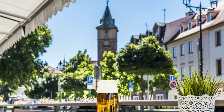 Odpočinek v hotelu Marriott v centru Plzně: snídaně nebo polopenze i varianty s prohlídkou pivovaru a pivo zdarma