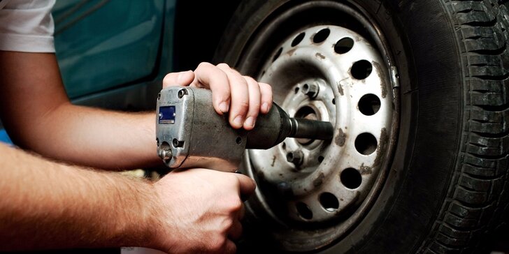 Kompletní přezutí pneumatik pro všechny typy vozů: včetně nahuštění