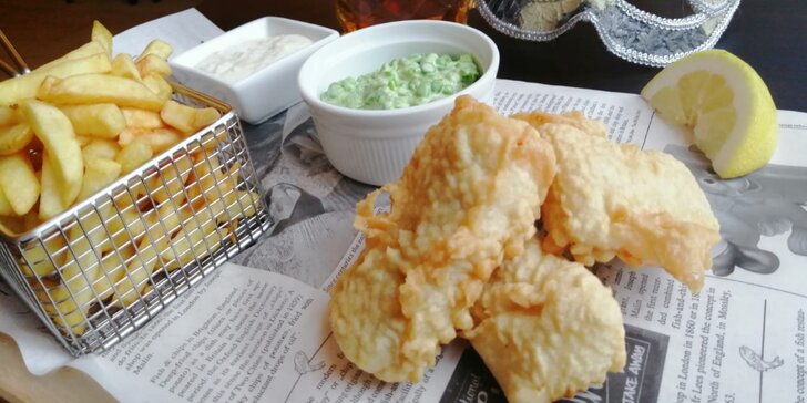 Britská klasika: fish & chips s mačkaným hráškem a pivem pro 1 nebo 2 osoby