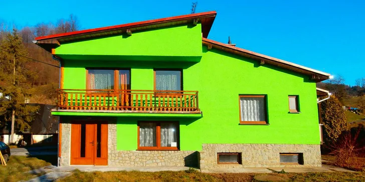 Do Beskyd až ve 12 osobách: vybavená vila s kuchyňkou i vířivkou