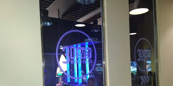 Virtuální realita a závodní RedBull sedačky s 3D obrazem