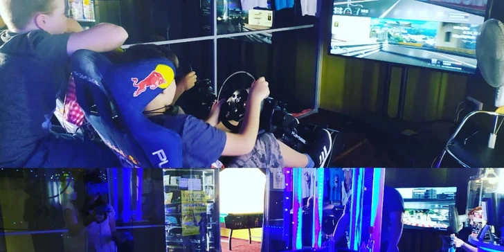 Virtuální realita a závodní RedBull sedačky s 3D obrazem