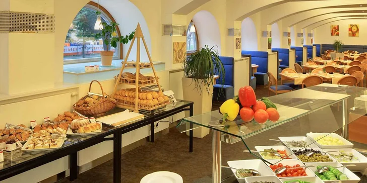 Romantický pobyt ve Vídni: 5* hotel se snídaní, návštěva slavné kavárny