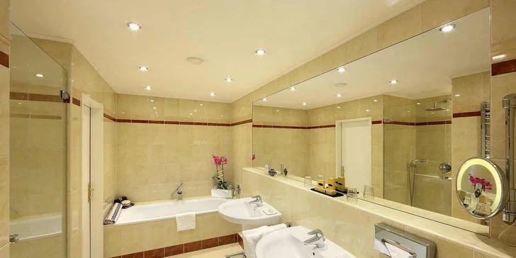 Romantický pobyt ve Vídni: 5* hotel se snídaní, návštěva slavné kavárny