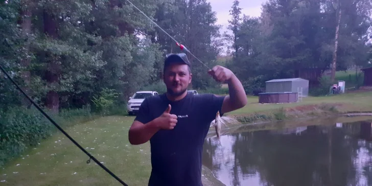 Ulovte si vánočního kapra: 1- či 2denní povolenka, výlov i zapůjčení vybavení