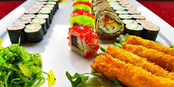 Sushi set s 52 kousky: nigiri s lososem, maki s tuňákem i krevety v tempuře
