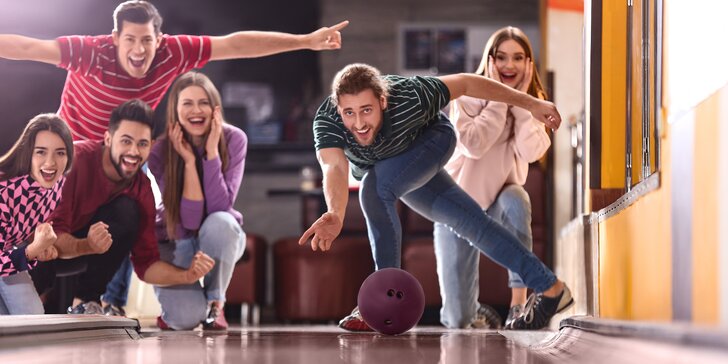 Rozkulte to s celou partou: až dvě hodiny bowlingu pro 6 hráčů