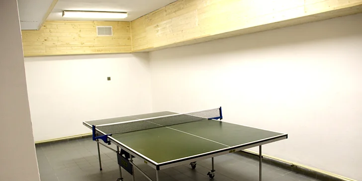 Horská chata v KRNAPu: snídaně nebo polopenze a víno či pivo, bazén i tenis, půjčení kol, horolezecký kurz