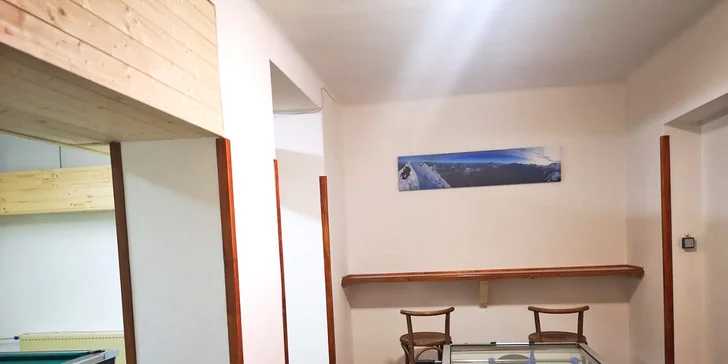 Horská chata v KRNAPu: snídaně nebo polopenze a víno či pivo, bazén i tenis, půjčení kol, horolezecký kurz