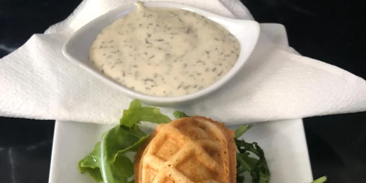 Slané či sladké waffle dle výběru a nápoj k tomu pro 1 i 2