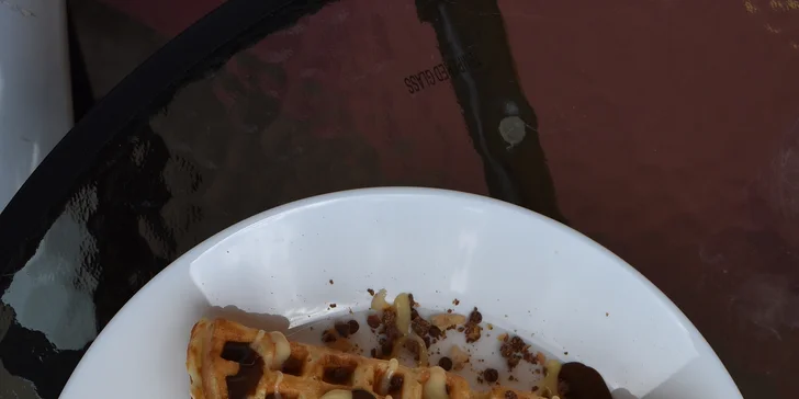 Slané či sladké waffle dle výběru a nápoj k tomu pro 1 i 2