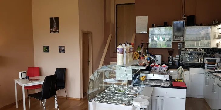Slané či sladké waffle dle výběru a nápoj k tomu pro 1 i 2