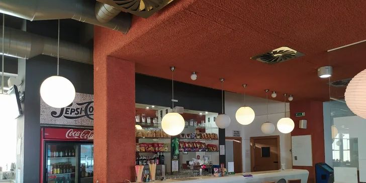Zábava pro partu: 60 min. bowlingu na profi dráze