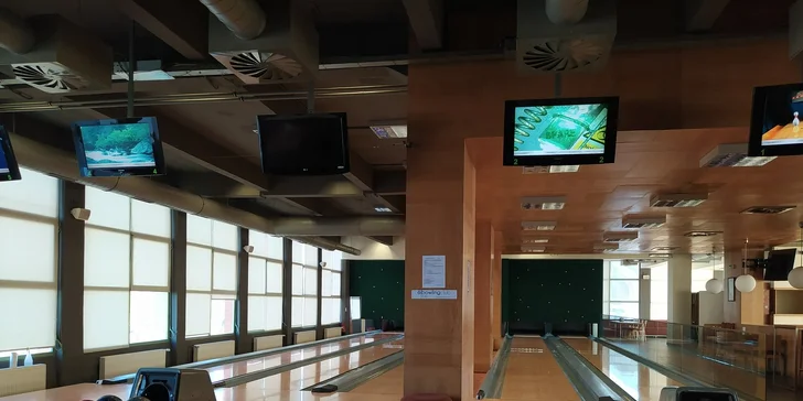 Zábava pro partu: 60 min. bowlingu na profi dráze