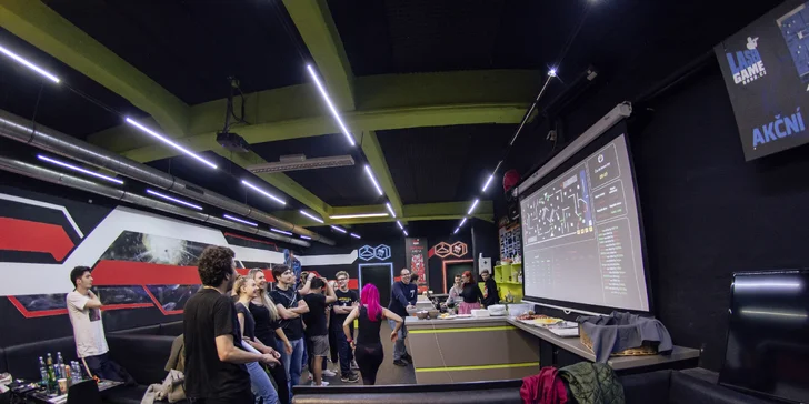 Vyrazte se pobavit na laser game: akční nebo taktická zábava pro 4–12 hráčů
