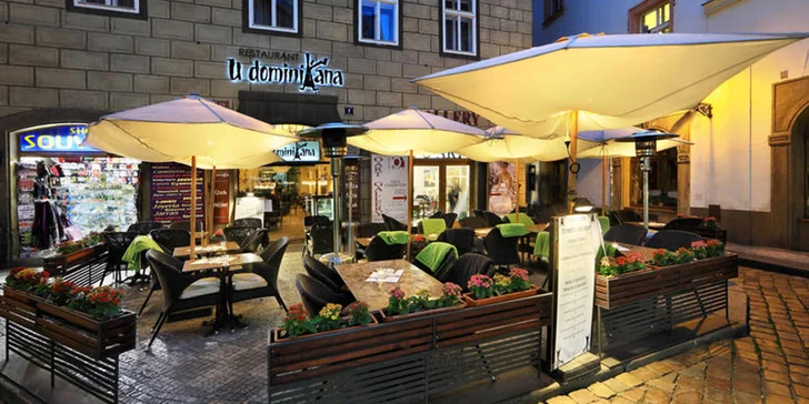 Pořádná svačina: největší hot dog v Praze a dva tupláky piva Radegast Ratar