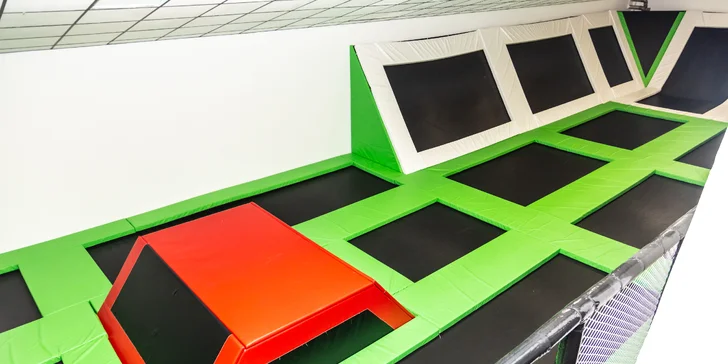 Trampolínový ráj se spoustou atrakcí: 1, 2 nebo 3 hodiny pro malé i velké