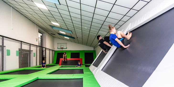 Trampolínový ráj se spoustou atrakcí: 1 nebo 2 hodiny pro malé i velké