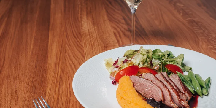 Výběr ze dvou degustačních menu pro dva ve Fresca restaurant: fettucine, panenka i limetkový dort