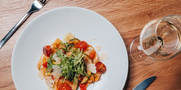 Výběr ze dvou degustačních menu pro dva ve Fresca restaurant: fettucine, panenka i limetkový dort