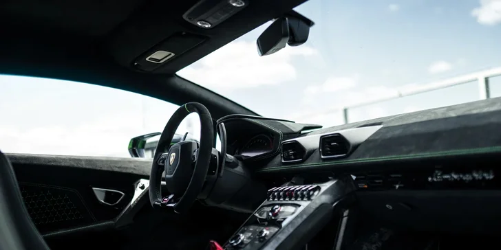 Jízda na mosteckém okruhu se Stigem: Lamborghini Huracán, Porsche 911 i Lotus Elise