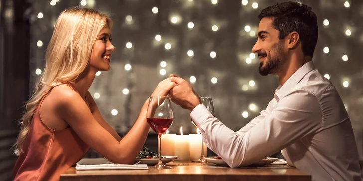 4chodové středomořské menu pro dva: tapas, těstoviny s krevetami či kuřecí prso supreme, čokoládový fondant