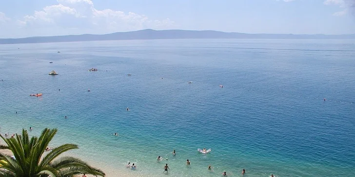 Dovolená v letovisku Podgora: hotel u pláže, s bazénem a polopenzí, vlastní či autobusová doprava