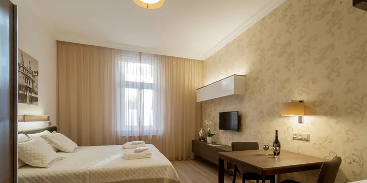 Pobyt na Vinohradech pro dva: moderní vybavený apartmán s kuchyňkou