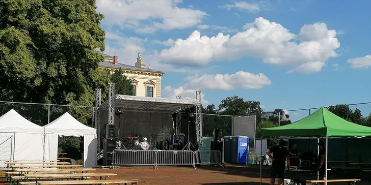Letní scéna Plzeň a její hvězdné léto: vstupenka na koncert kapely Lunetic