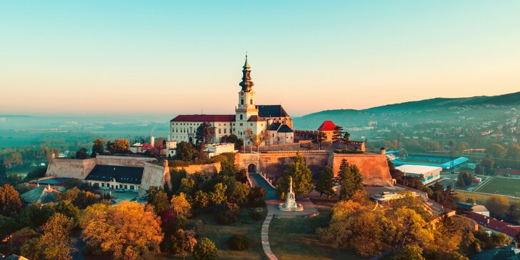 Romantická Nitra se vstupem na hrad nebo na letní koupaliště i privátní wellness