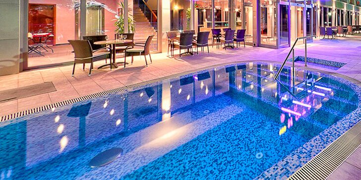 Dovolená v letovisku Podgora: hotel u pláže, s bazénem a polopenzí, vlastní či autobusová doprava