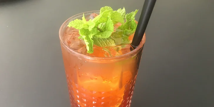 Závitky nebo polévka, poké bowl podle výběru ze 4 druhů a domácí limonáda