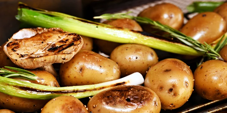 Parádní grilovačka v partě 10 přátel: asistence šéfkuchaře a balíček plný dobrot