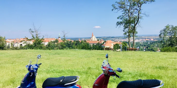Vyjeďte si na výlet: zapůjčení skútru Peugeot i s přilbou a zámkem na 12 hod., den či víkend