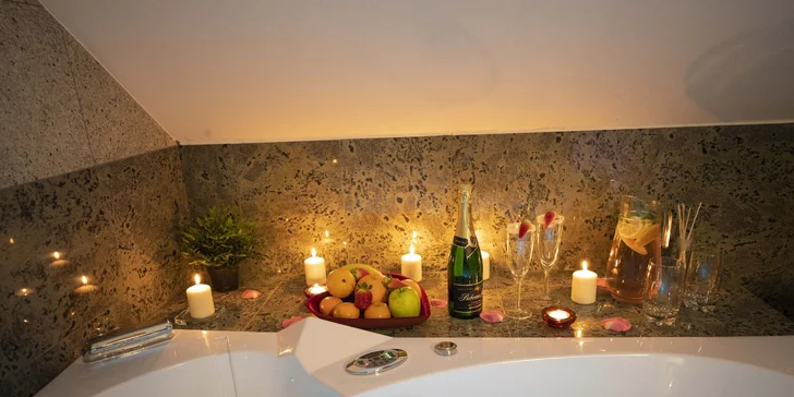 Čas jen pro vás dva: romantický pobyt v Dobříši, apartmá s vířivkou, snídaně