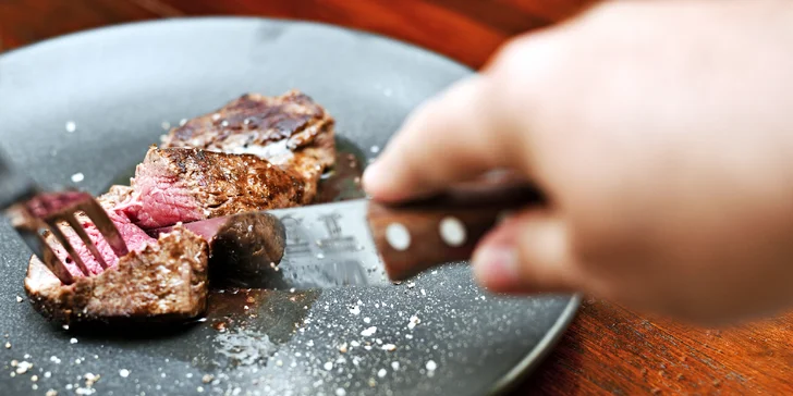 3chodové argentinské menu pro 2 osoby: chobotnice, dva druhy steaků i dezert s kávou